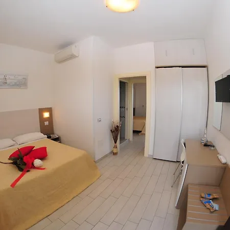 Antares Hotel 2*